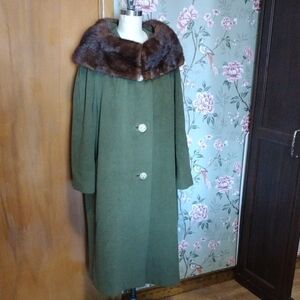 1950s Olive Green Wool Coat with Brown Fur Collar